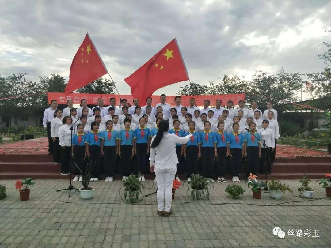 小虎队成员娶小14岁女粉后,因拒绝行房被岳母持刀刺伤